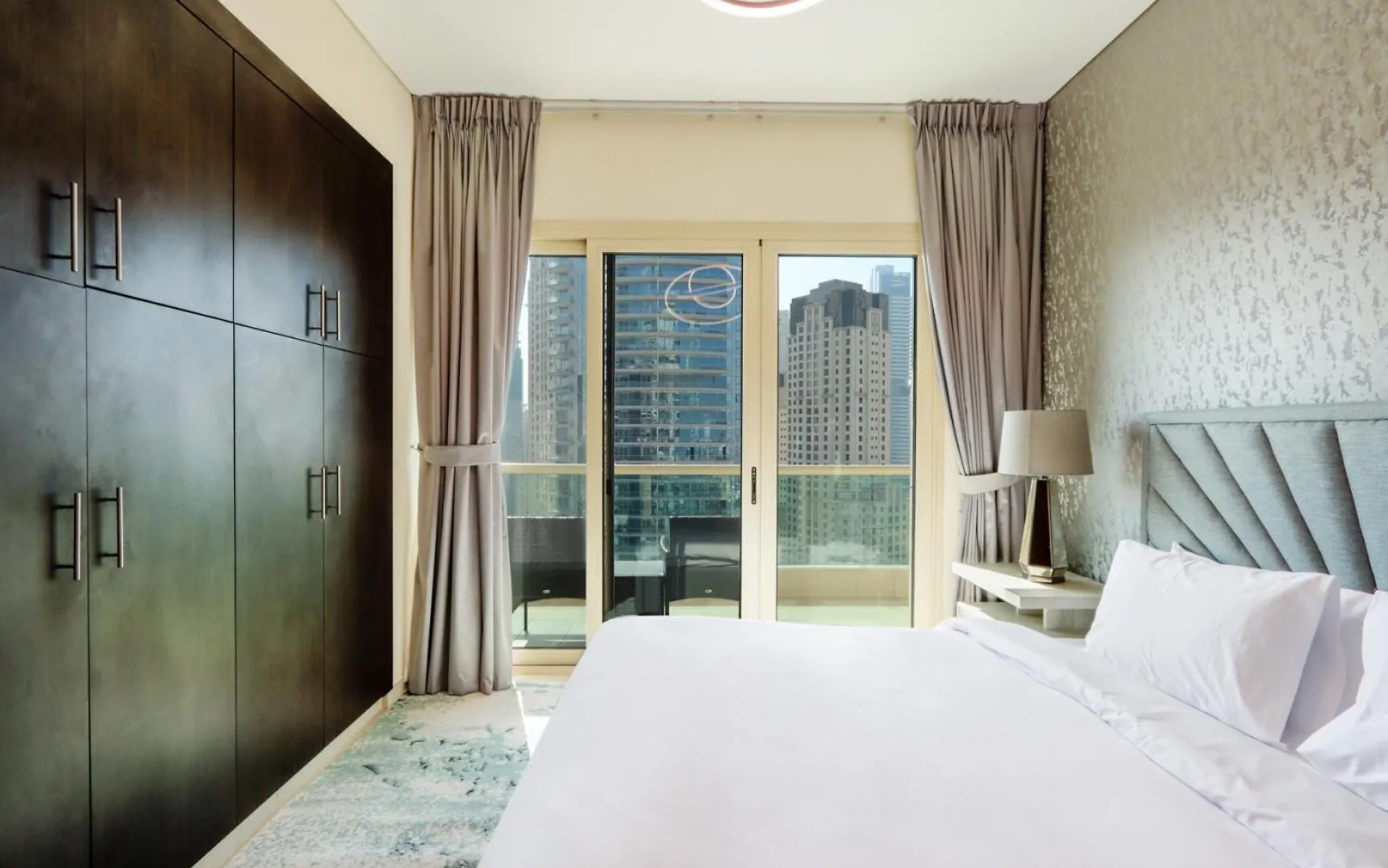 Livbnb - 2Br Tranquility W/ Sea And Ain View Dubai United Arab Emirates