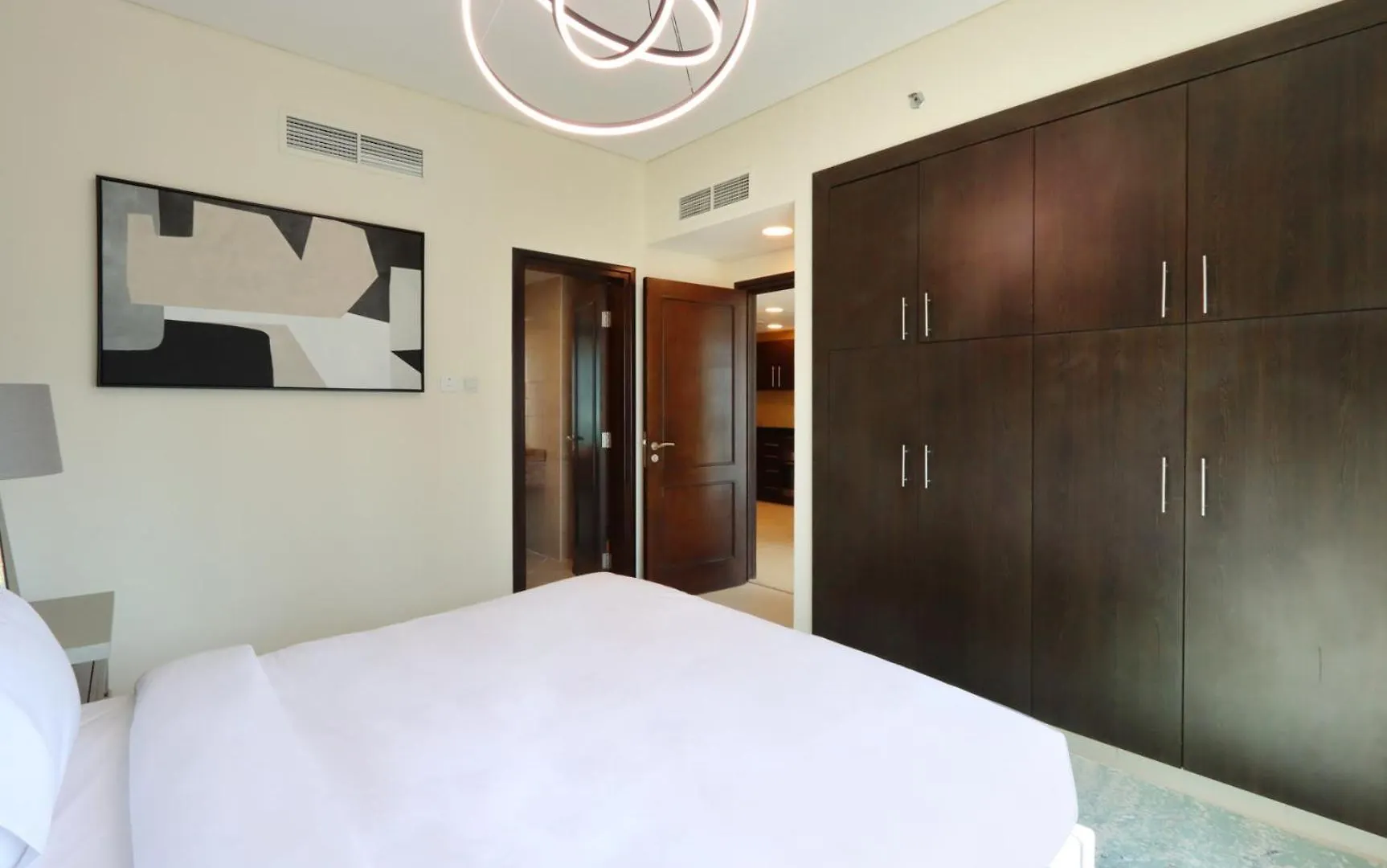Apartment Livbnb - 2Br Tranquility W/ Sea And Ain View Dubai