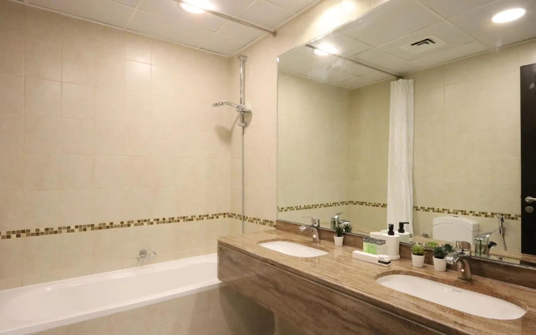 Livbnb - 2Br Tranquility W/ Sea And Ain View Dubai Apartment