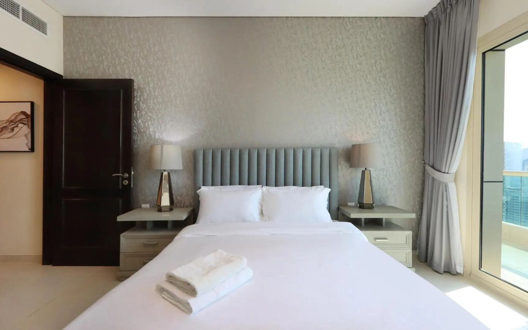 Livbnb - 2Br Tranquility W/ Sea And Ain View Dubai United Arab Emirates